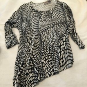 Ladies Casual/Dressy Top